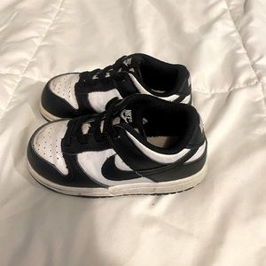 Panda dunks size 8c